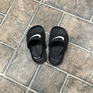 Nike kawa sandals size 6 toddler